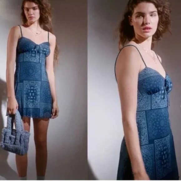 NWT  Urban Outfitters Elodie Bandana Print Mesh Casual Mini Dress Blue Large - Picture 10 of 10